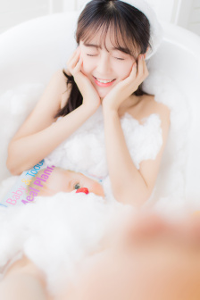 宝宝才三根手指湿成